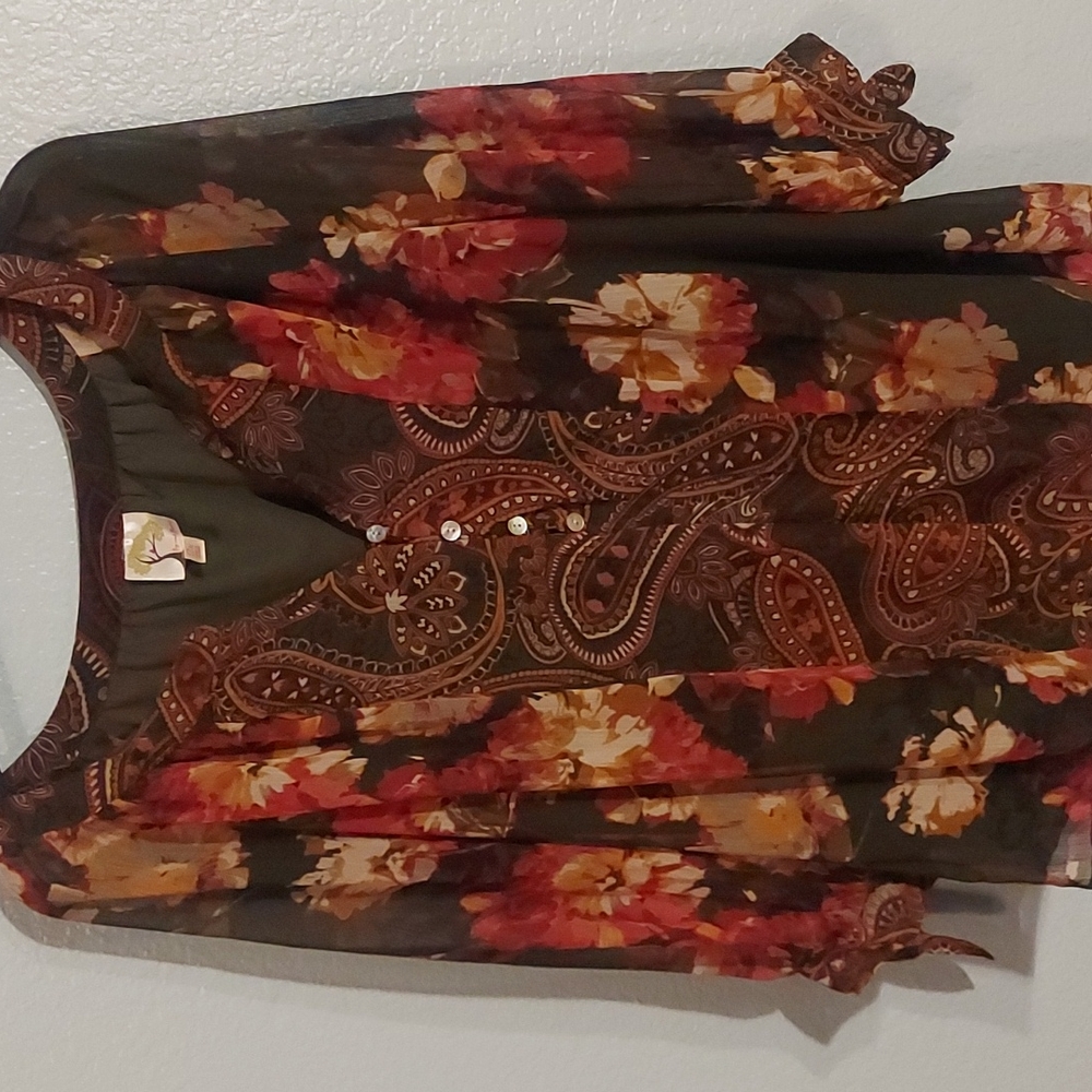2X Fig and Flower dark olive, floral blouse